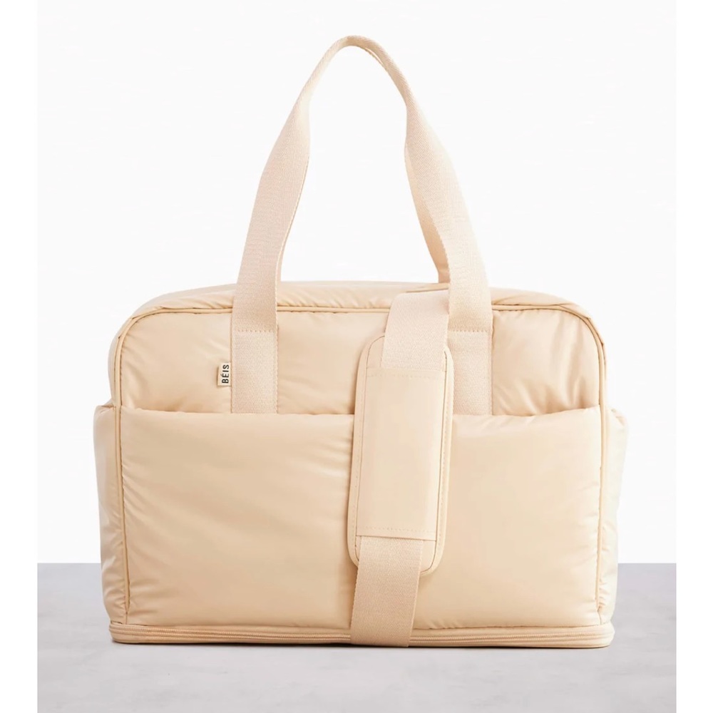 ISO Beis Expandable Duffle in Beige